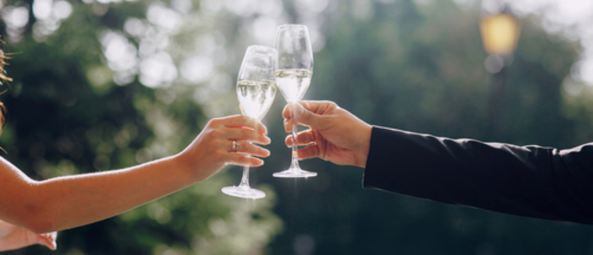 How to write the perfect wedding toast?