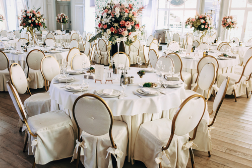 Beyond the Ballroom: Exploring Alternative Wedding Venues with Your Planner